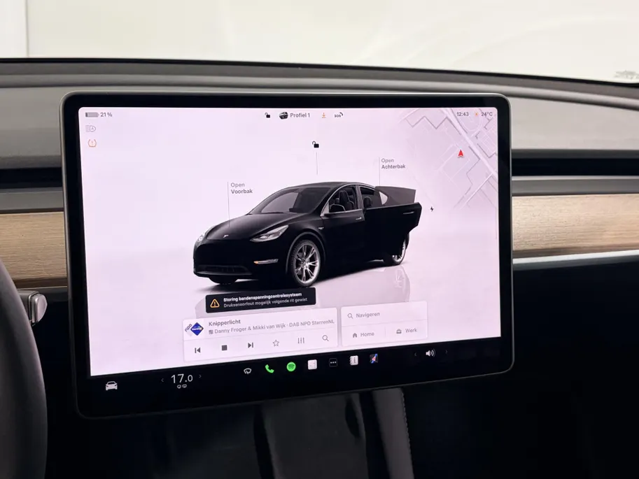 Tesla Model Y 351PK Long Range AWD 75 kWh Automaat | 1e eigenaar | Panoramadak | Basic Autopilot | 360 Camera | Stoelverwarming | Leder | Elektrische Achterklep | Elektrische Stoelen | Full LED |