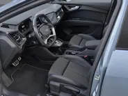 Audi Q4 e-tron 40 S edition 77 kWh 204pk · SOH 93% · Panoramadak · Camera · Keyless · Dodehoeksensor · Head-Up Display · Elek. Achterklep · Apple/Android Car Play ·