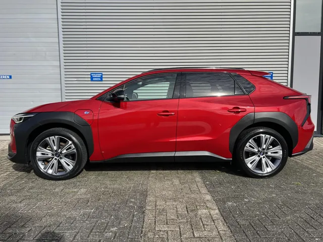 Subaru Solterra Sky Package 71 kWh | Apple Carplay & Android Auto | Panorama Dak | Lederen Bekleding | Elek. Stoelen Met Geheugen Functie