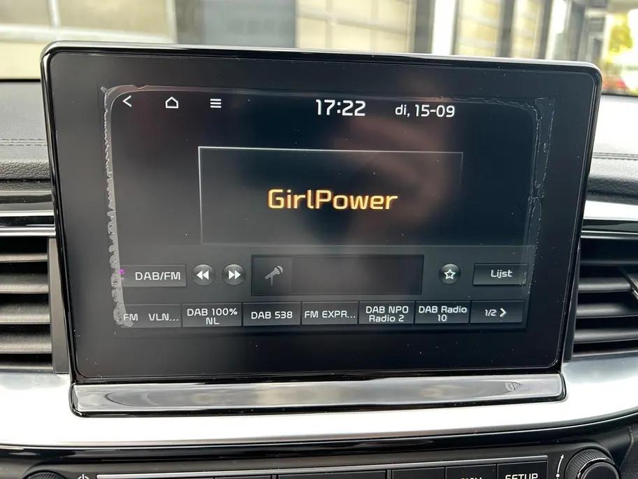 Kia Ceed Sportswagon 1.0 T-GDi DynamicPlusLine | Apple Carplay / Android Auto | Navigatiesyteem | Parkeersensoren + Camera Achter | Licht + Regensensor | Stoel + Stuurverwarming | Cruise Control | Climate Control | Rijstrooksensor + Correctie |