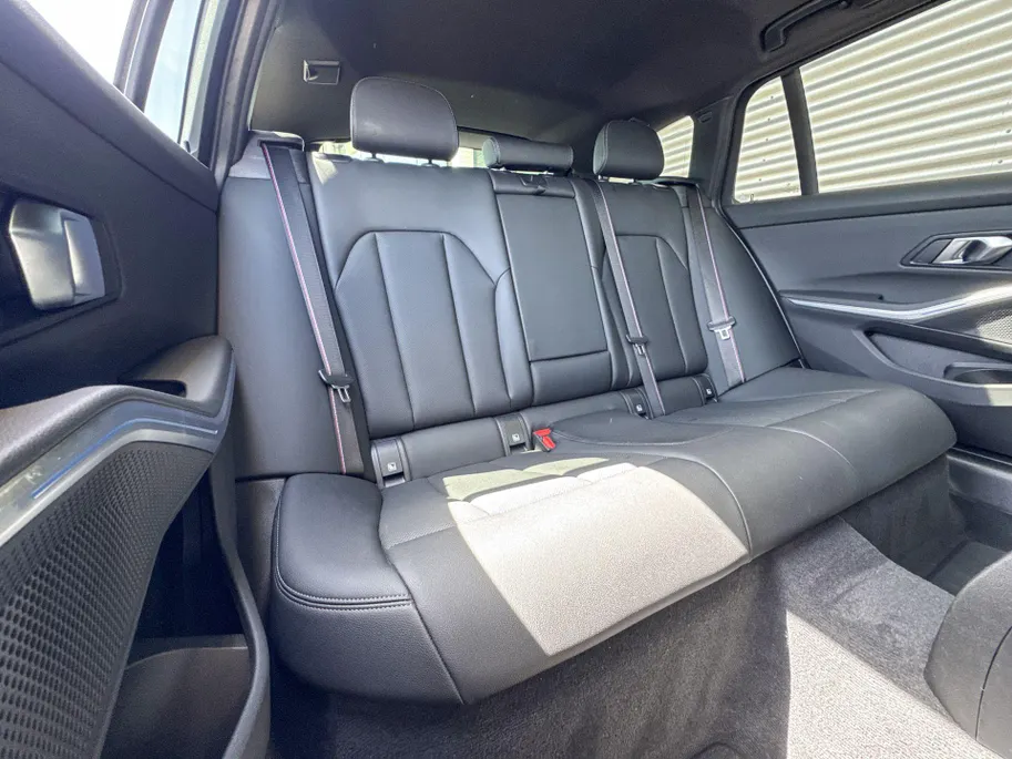 BMW 3 Serie Touring 330e