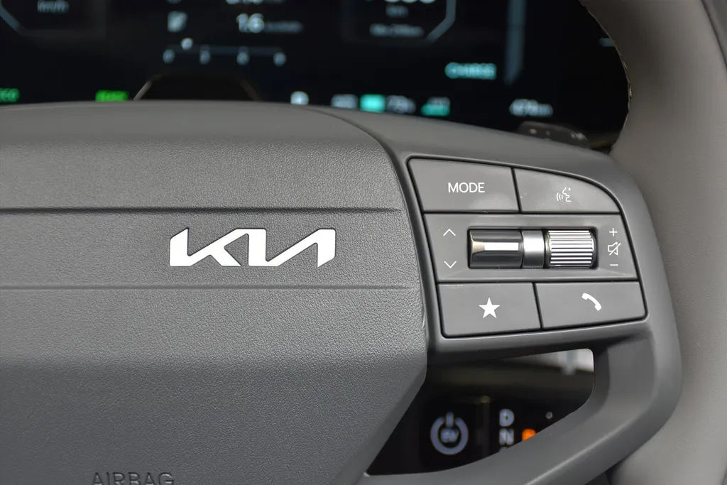 Kia EV3 81,4 kWh 204pk Plus Advanced TREKHAAK