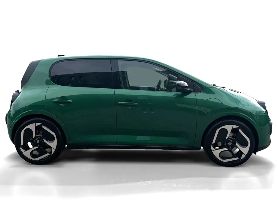Renault Twingo Urban Range Techno 27.5 kWh Automaat | Demo - Beschikbaar per 01-10-2026 | Armsteun | Camera | Parkeersensoren | Climate Control | Full LED | Adaptive Cruise Control | Navigatie | 18' Lichtmetalen Velgen |