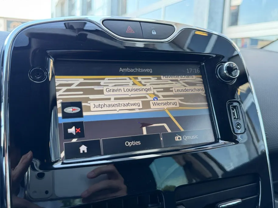 Renault Clio 0.9 TCe Expression | Navigatie | Camera | Airco | Cruise Control | 12 MAANDEN GARANTIE |