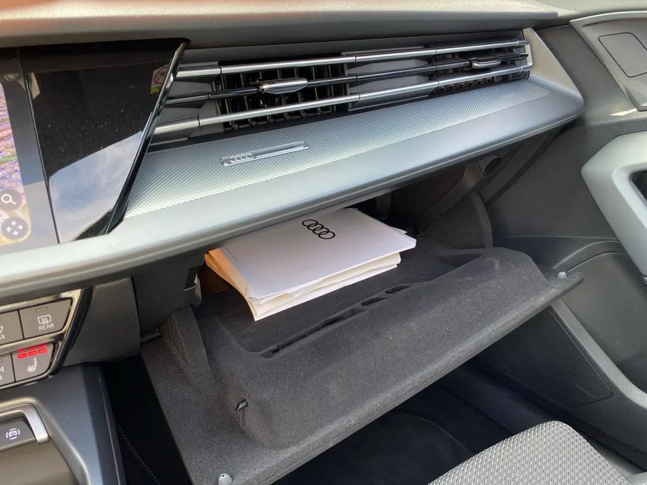 Audi A3 Sportback 35 TFSi m-Hybrid S-Tronic aut. S Edition | 3X S Line | Panodak | SONOS Sound | Camera | Stoelverwarming | Wireless Carplay | Adaptief Cruise Control | Etc.