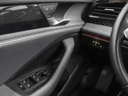 Volkswagen Passat Variant 1.5 eTSI 150pk DSG Elegance Business · Camera · Wegklapbare Trekhaak · Apple/Android Car Play · Dodehoeksensoren · P-Sensoren · 17'' Inch · Garantie t/m 18-06-2028 of 100.000