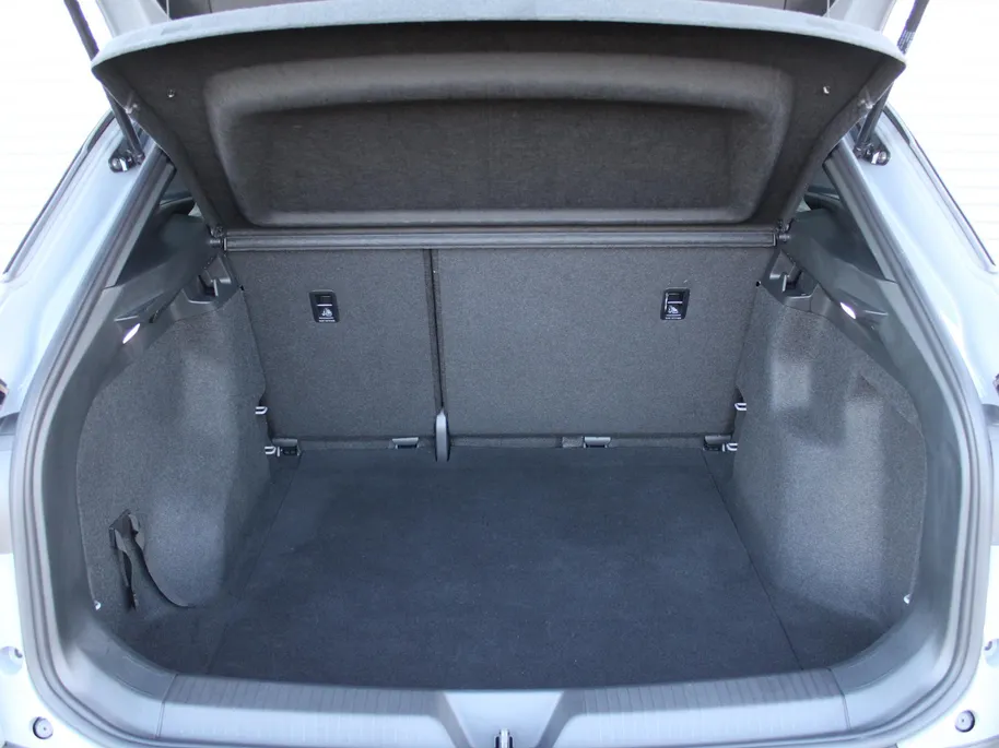 Volkswagen ID.4 Pure 52 kWh | Stuur- / Stoel- / Voorruit Verwarming | Clima | 19' LM | Cruise adapt. | PDC | Navi |