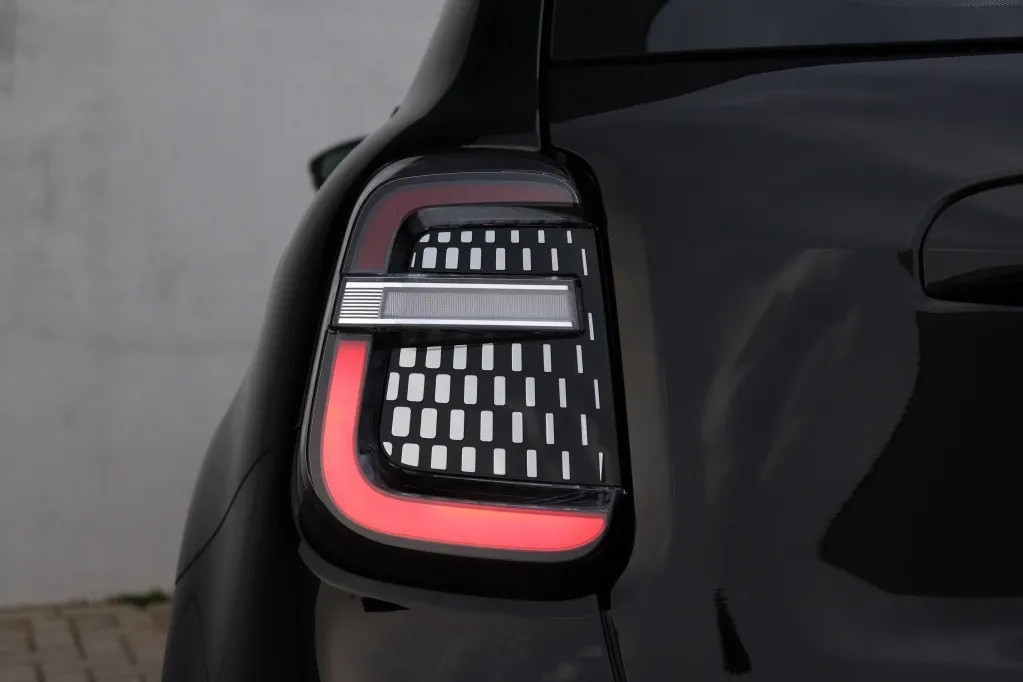 Fiat 600 RED 54 kWh | Carplay | Clima | Cruise | PDC | BTW