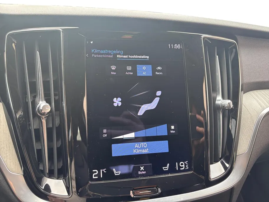 Volvo V60 2.0 B4 Core | Achteruitrijcamera | Elektr. Achterklep | Lederen bekleding | Geheugen stoelen | Dodehoek detectie | 12 maanden garantie! |