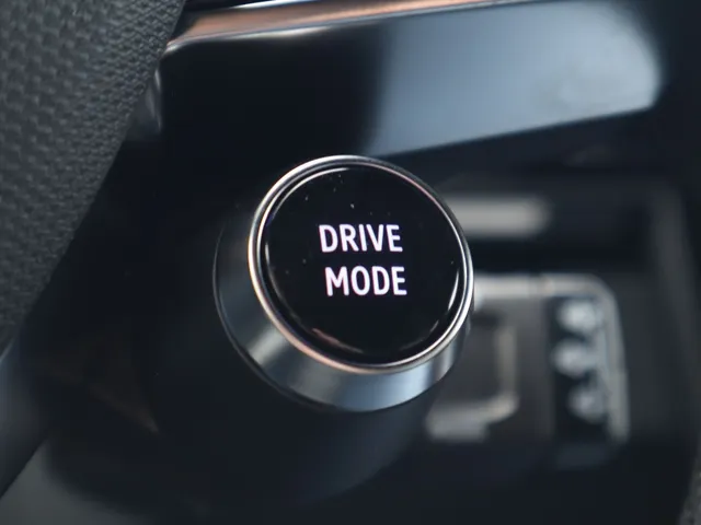 Mitsubishi Eclipse Cross Intense+ 87 kWh | Stuur/Stoel Verwarming | 360* Camera