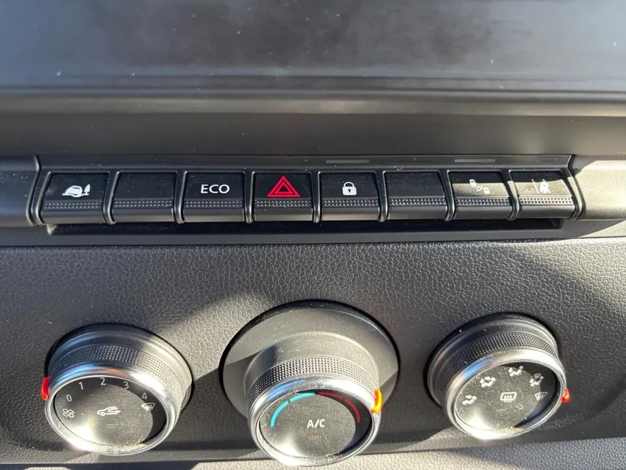 Renault Master T33 2.3 dCi 135 L2H2 Work Edition Demo | Cruise Control | Camera |