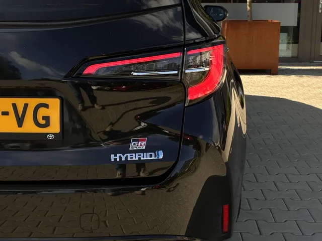 Toyota Corolla Touring Sports 2.0 Hybrid GR-Sport | Panoramadak | JBL | Trekhaak