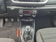 Kia Stonic 1.0 T-GDi MHEV DynamicPlusLine | Cruise Control | Climate Control | Navigatie | LM Velgen | Camera | Privacy Glass |