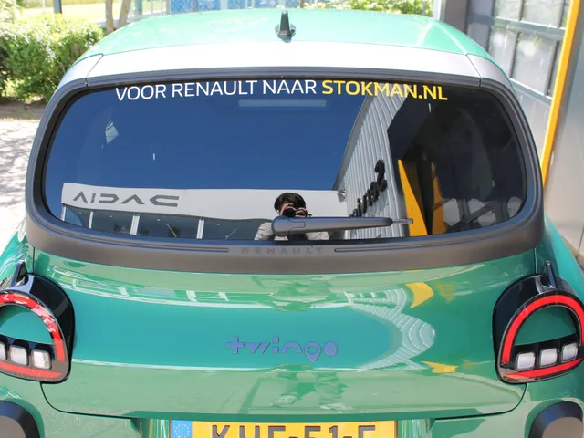 Renault Twingo urban range techno 27.5 kWh NIEUW MODEL TWINGO NU IN DE SHOWROOM! | DEMONSTRATIE AUTO, VRAAG NAAR BESCHIKBAARHEID |