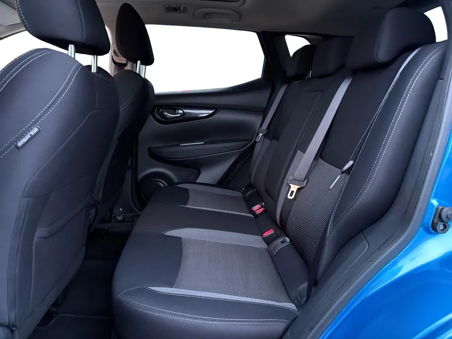 Nissan QASHQAI 1.3 DIG-T N-Connecta | Trekhaak | Navigatie | Camera | Stoelverwarming | Apple Carplay/Android Auto |  Lichtmetalen Velgen |