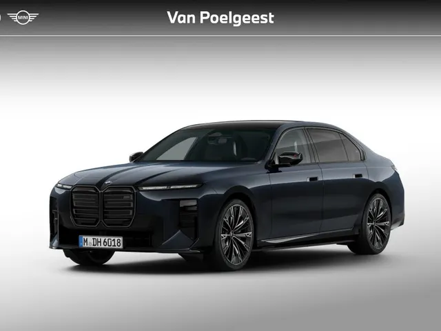 BMW i7