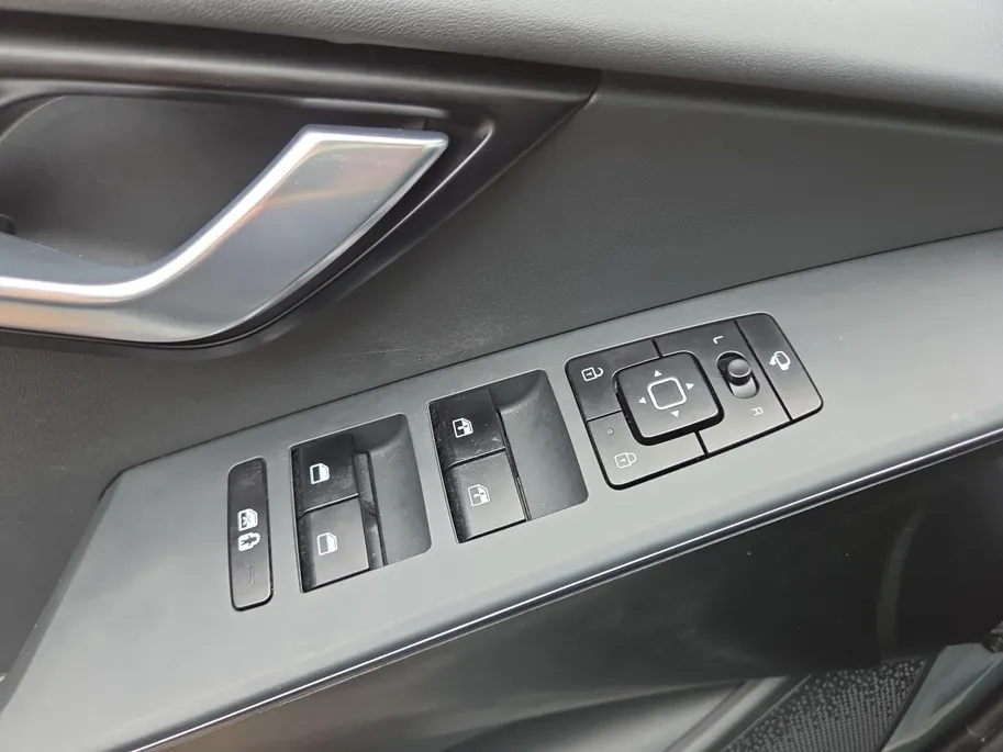Kia Niro 1.6 GDi Hybrid DynamicPlusLine | Dealer onderhouden | Open dak | Lederen bekleding | Trekhaak | Stoelverwarming | Apple CarPlay & Android Auto | Dodehoek Detectie | Fabrieksgarantie t/m 6-2031 |