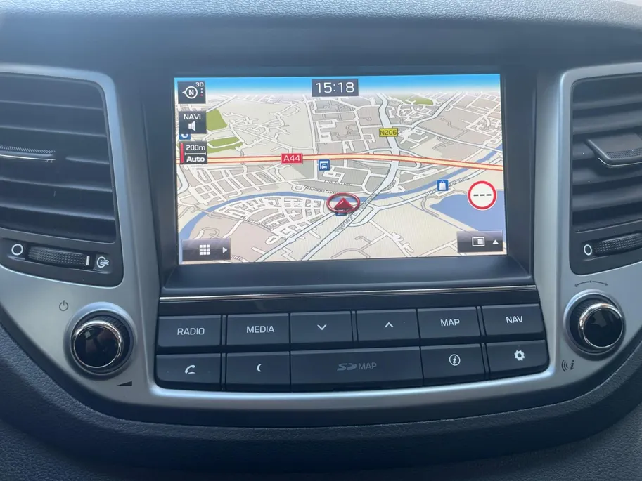 Hyundai Tucson 1.6 T-GDi Premium 4WD | STOEL VERWARMING | SCHUIFKANTELDAK | CAMERA | NAVIGATIE | ELEKTRISCHE STOEL |