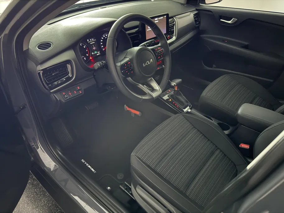 Kia Stonic 1.0 T-GDi 120pk DCT7 DynamicPlusLine | All-Seasonbanden | Apple Carplay/Android Auto