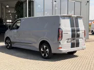 Ford Transit Custom 320 2.5 PHEV L2H1 Sport SHOWROOM VOORDEEL € 2000 I DRIVER ASSIST PACK PREMIUM I INKLAPBARE TREKHAAK I WINTER PACK I 19 INCH VELGEN I AGM ACCU I