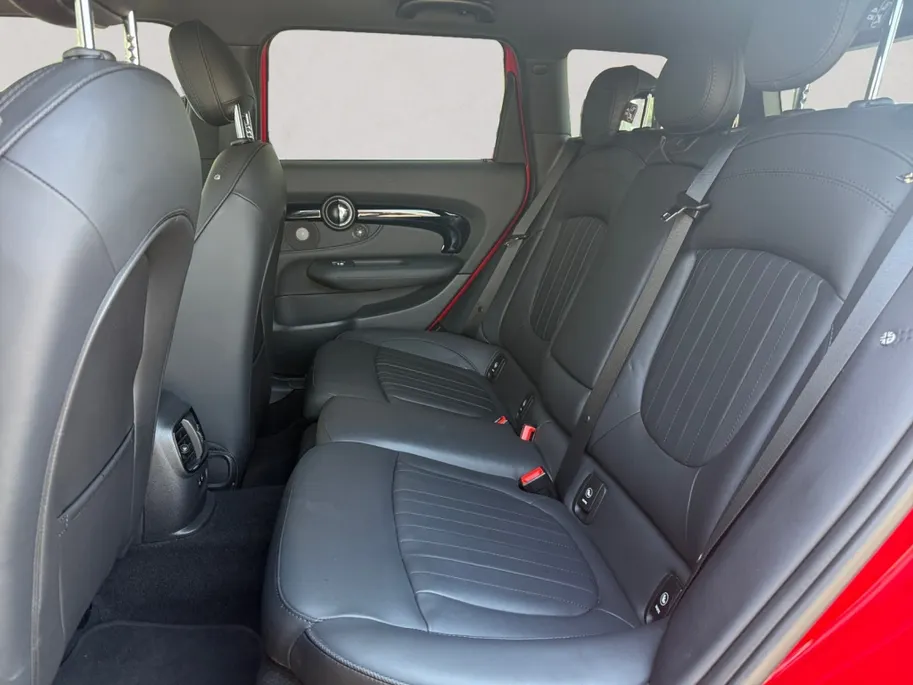 MINI Clubman 1.5 Cooper Business Edition | H&K | leer | head-up | trekhaak | NL-auto