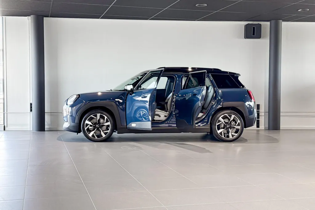 MINI Aceman SE Classic M 54.2 kWh