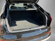 Audi e-tron Sportback 55 quattro S Line 95 kWh 300kW/408PK · Panoramadak · Trekhaak · Camera · Leder · Stoelverwarming · Drive select ·  Garantie t/m 18-10-2027 of 100000km.