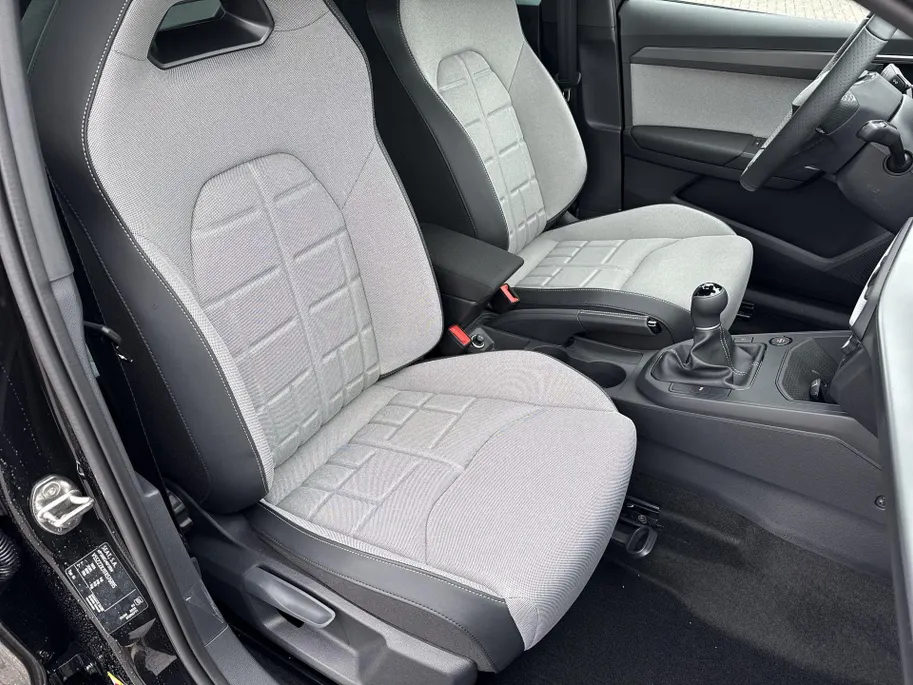 SEAT Ibiza 1.0 EcoTSI FR Business Connect handgeschakeld | navigatiepakket | metallic Lak | 3000,- inruilvoordeel!!