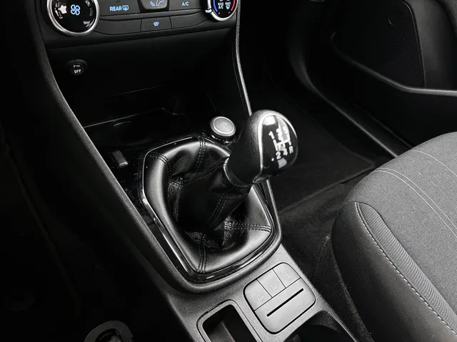 Ford Fiesta Trend 86PK | LM VELGEN | VERWARMDE VOORRUIT | PARK. SENSOREN