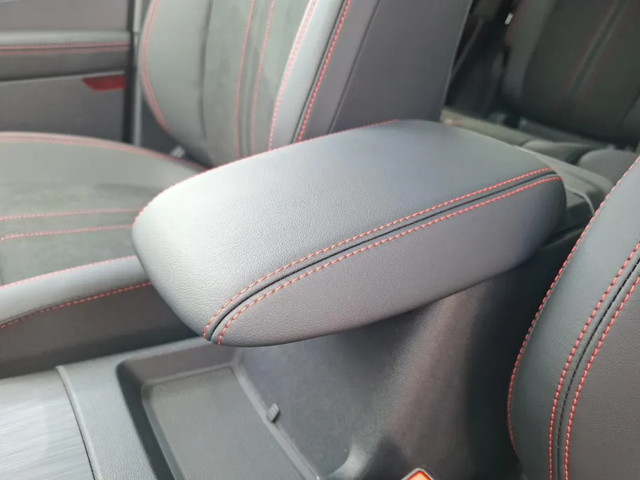 Ford Kuga 2.5 PHEV ST-Line X | Driver Assistancepack | El. Trekhaak | 360Camera | Adaptive Cruisecontrol | Navigatie | Matrix Led koplampen | El. Verstl. voorstoelen | AGR | BLIS | Nieuw te bestellen! | 0,99% rente icm Ford Options