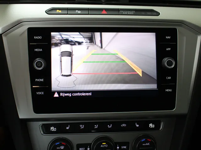 Volkswagen Passat Variant 1.5 TSI DSG Comfortline Navigatie | Camera | Trekhaak | Stoelverwarming