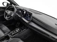 Volkswagen Golf 1.5 eTSI 150pk DSG R-Line · Apple/Android Car Play · Trekhaak ·  Camera + Parkeersensoren · Stoelverwarming · Garantie t/m 24-09-2030 of 100000km.