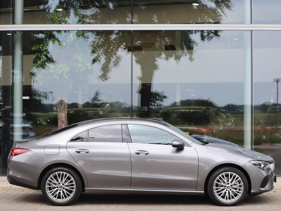 Mercedes-Benz CLA 250 e Star Edition Luxury Line l Keyless l Stoelverwarming l Achteruitrij camera