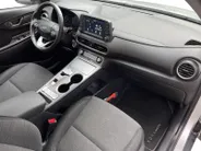 Hyundai Kona EV Comfort 64 kWh | Warmtepomp | 100% SOH | Adaptive cruise control | Apple Carplay & Android Auto | Achteruitrijcamera | Parkeersensoren achter | Keyless entry | DAB radio |