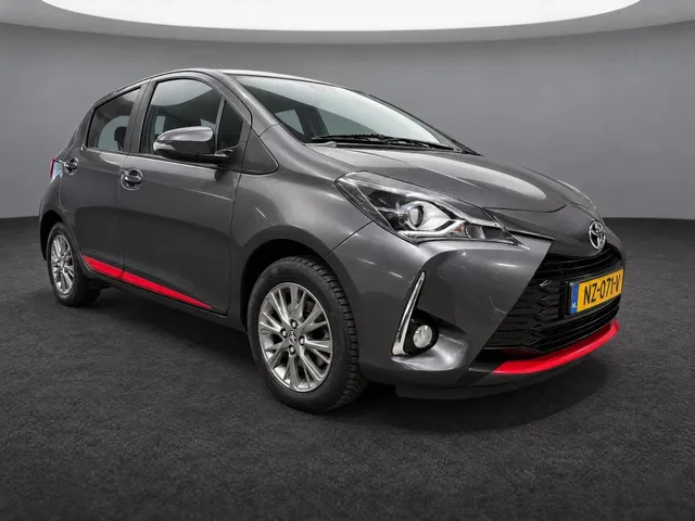 Toyota Yaris 1.5 VVT-i Design Red | Navigatie | Camera