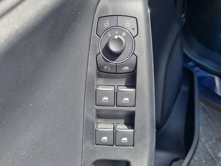 Ford Puma 1.0 EcoBoost Hybrid1 125 pk ST-Line Navigatie - Apple Carplay/ Android Auto - Driver Assistance Pack - Afneembare Trekhaak