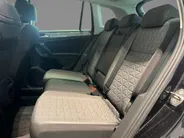 Volkswagen Tiguan 1.4 TSI eHybrid 245pk DSG Life Business · Camera · Inklap. Trekhaak · Stuur- & Stoelverwarming · Parkeerassistent · Apple/Android Car Play ·