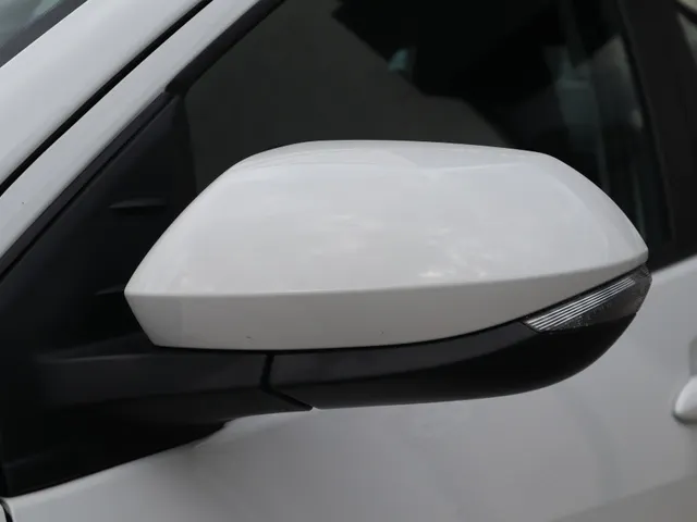 Toyota Yaris 1.5 Hybrid Dynamic Limited | Stoelverwarming | Keyless | 17 inch | All Seasons