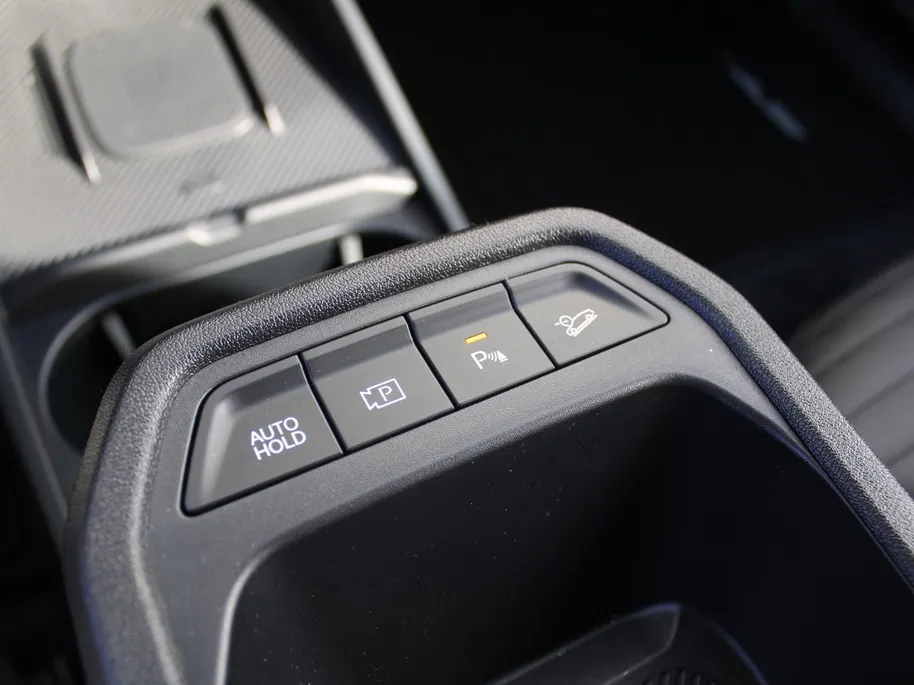 Kia EV4 Fastback GT-PlusLine 81.4 kWh | Schuifdak | Stuur-/stoelverwarming + ventilatie | Camera rondom | Elek. stoelverstelling | Leer | HUD | LED | 19' LM |