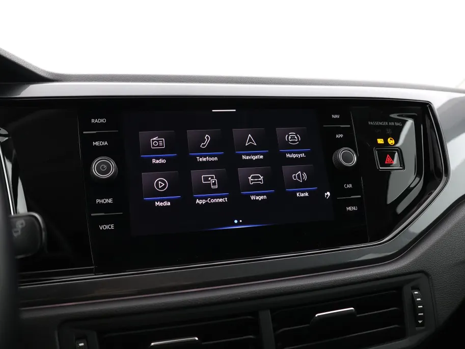 Volkswagen Polo 1.0 TSI 95pk DSG Style · Camera · Dodehoeksensor · Stoelverwarming · ACC · 17'Velgen · Parkeer assistent · Apple/Android Car Play ·