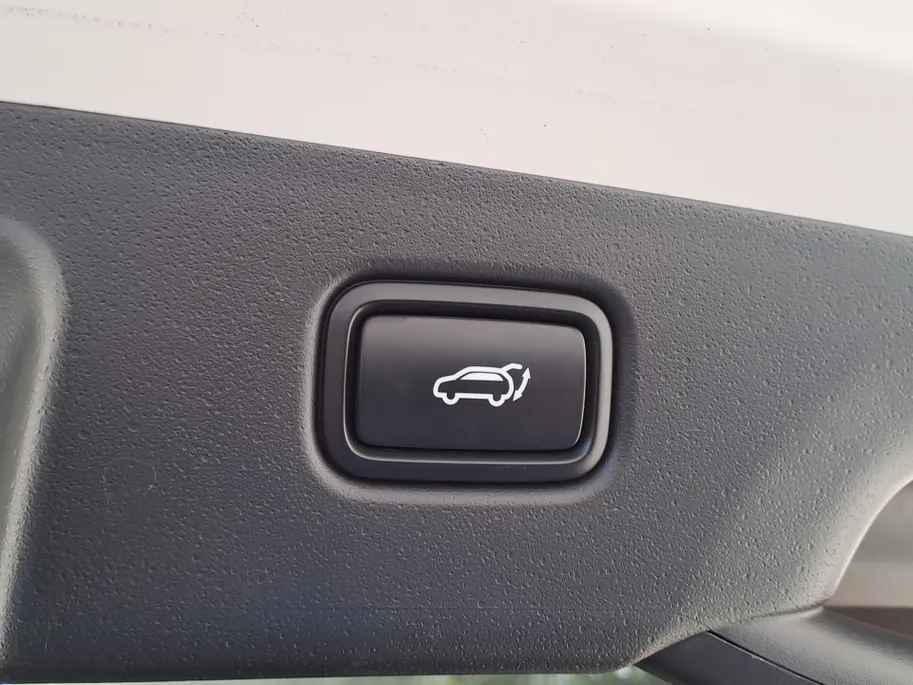 Kia Niro EV ExecutiveLine 64.8 kWh | Automaat | 100% Elektrisch | Schuifdak | Leder | Navigatie | Camera | Harman Kardon | Cruise control adaptief  | Stoel en stuur verwarming en verkoeling | SOH 97,6%