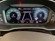 Audi Q3 45 TFSIe 180kW/245PK S Line · Panoramadak · Apple/Android Car Play · Drive select