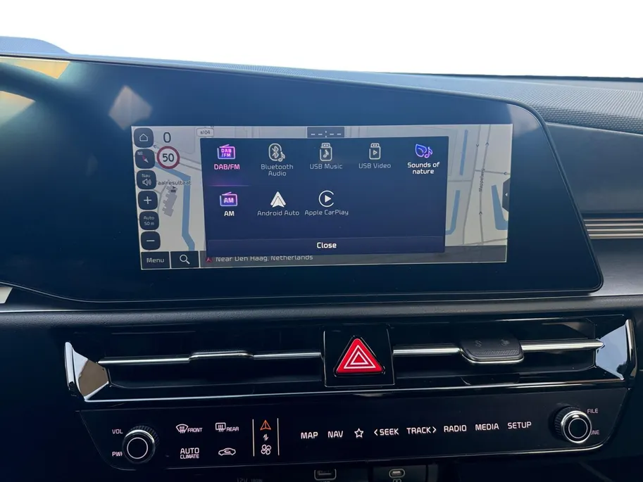 Kia Niro 1.6i Hybrid DynamicLine | Zeer nette auto | Cruise Control Adaptief | LM Velgen 16 ' | Carplay | File Assistent | Camera | Metallic lak | Fabrieksgarantie t/m 17-5-2032 | NAP
