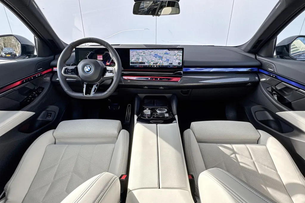 BMW 5 Serie Touring 550e xDrive