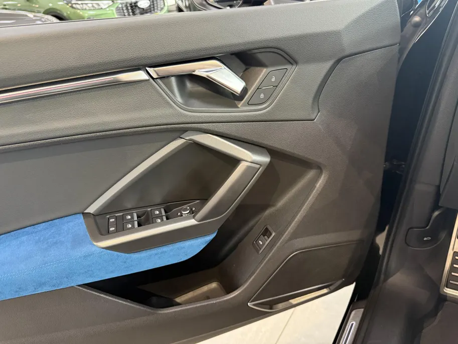 Audi Q3 Sportback 45 TFSI quattro edition one Black Pack - Pano-schuif/kanteldak - Trekhaak