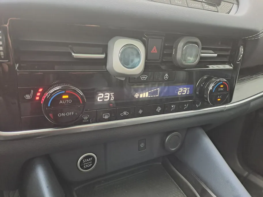 Nissan QASHQAI 1.3 MHEV Xtronic Tekna Plus | Panorama Dak | Dodehoekdetectie | Automaat | Trekhaak | Navigatie | 360 Camera | Head-up display | stuur verwarmd | Voorstoelen verwarmd | Leer | BOSE | Verwarmde voorruit