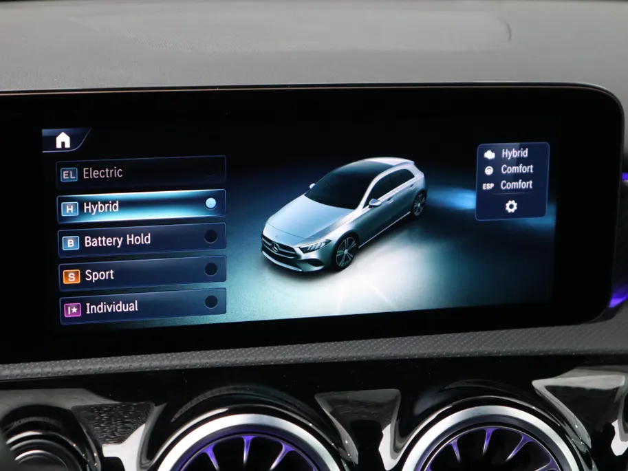Mercedes-Benz A-Klasse 250 e Star Edition Luxury Line l Trekhaak l Keyless l Stoelverwarming