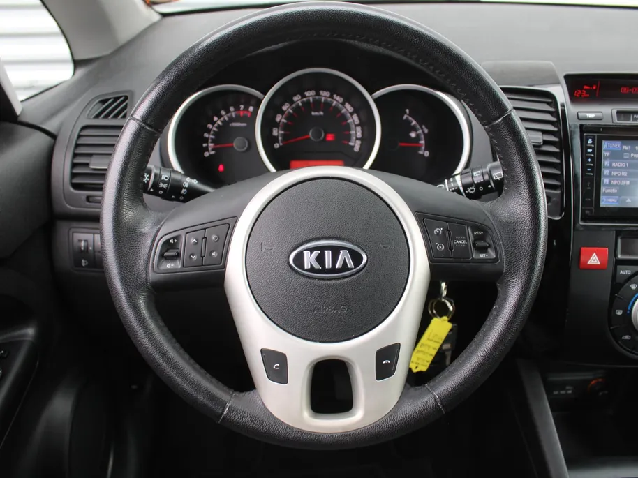 Kia Venga 1.4 CVVT X-ecutive | Trekhaak | 16' LM | Clima | Cruise | Navi | Parkeersensor achter |
