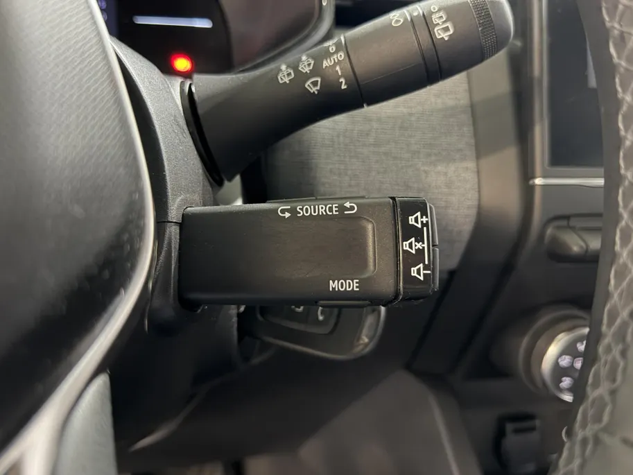 Renault Clio 90PK TCe GPF Evolution | DEMO | Navi | Camera | Apple CarPlay/Android Auto | Parkeersensoren | Airco | Licht & Regen Sensor | Cruise Control | Full LED | Digital Cockpit |