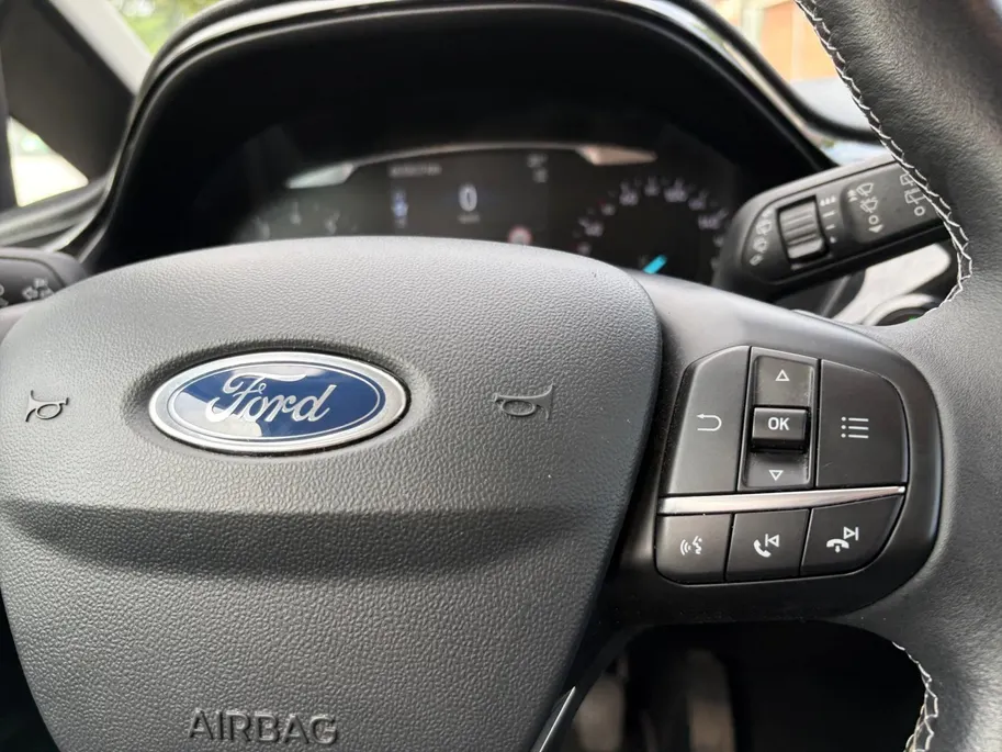 Ford Fiesta 1.0 EcoBoost Titanium | 1e Eigenaar | NL-Auto | Nieuwe distributieriem | Camera | Adaptive Cruisecontrol | Voorruitverwarming | B&O Audio | Navigatie | Apple Carplay&Android Auto | Climate Control | Dealer onderhouden |